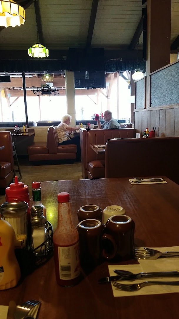 Front view of a casual breakfast restaurant.